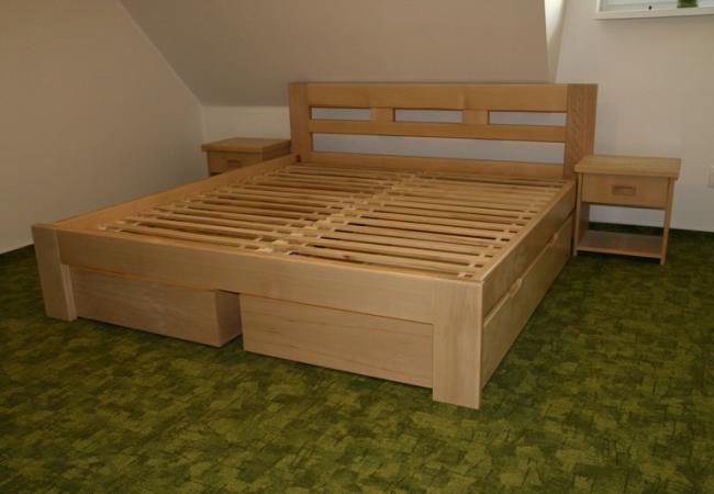 Postel 13: masiv buk